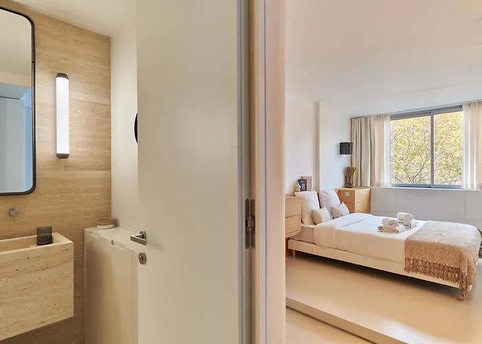 Sublim Montaigne-eiffel Tower *