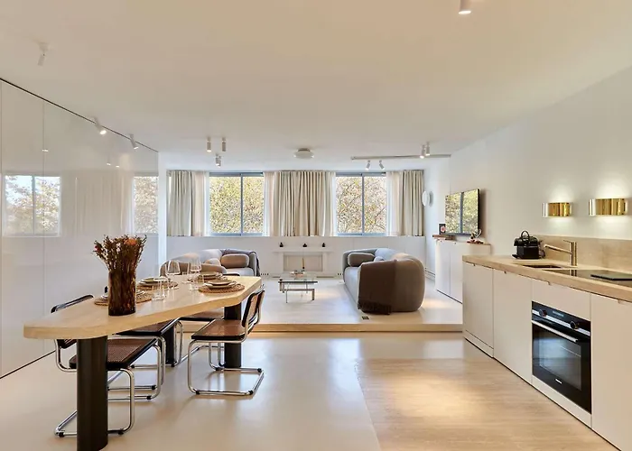 Sublim Montaigne-eiffel Tower